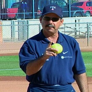 How to Field Groundballs in Softball with Mike Candrea - YouTube